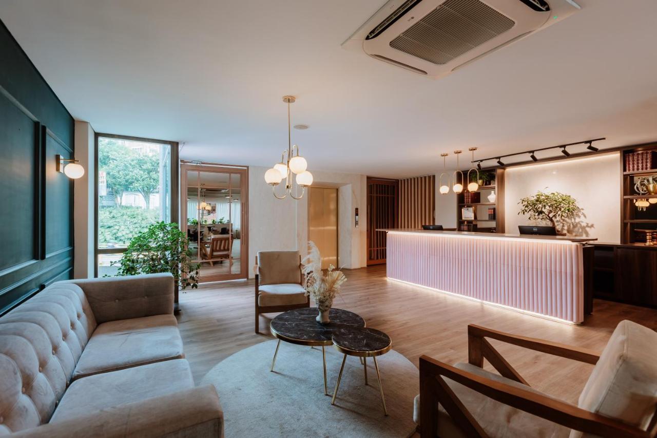 1616 Hotel ميديلين المظهر الخارجي الصورة